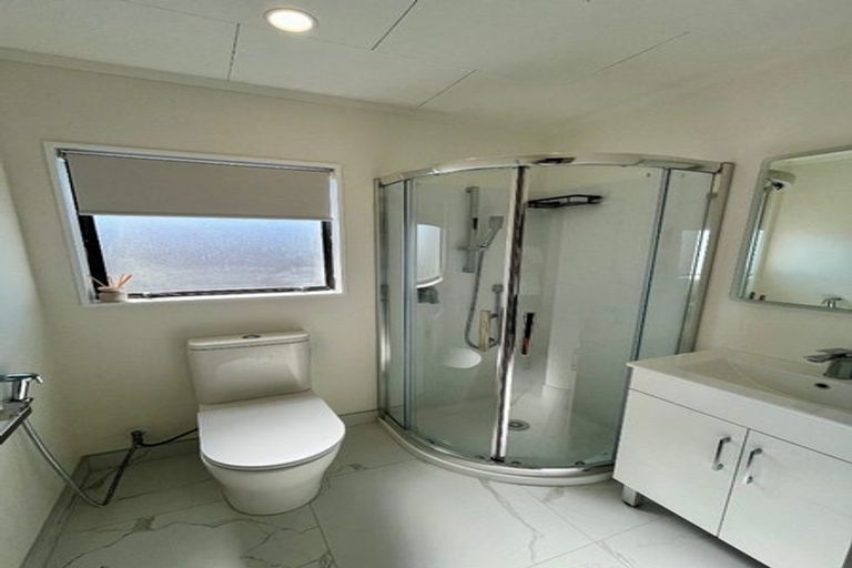 Photo of property in 14 Riserra Drive, Ranui, Auckland, 0612