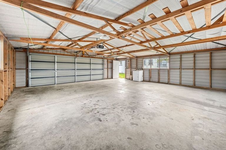 Photo of property in 40 Wrantage Street, Westown, New Plymouth, 4310