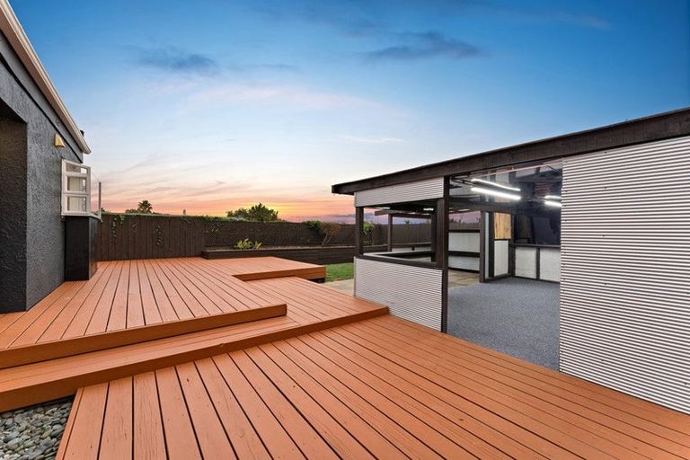 Photo of property in 188 Waimumu Road, Massey, Auckland, 0614