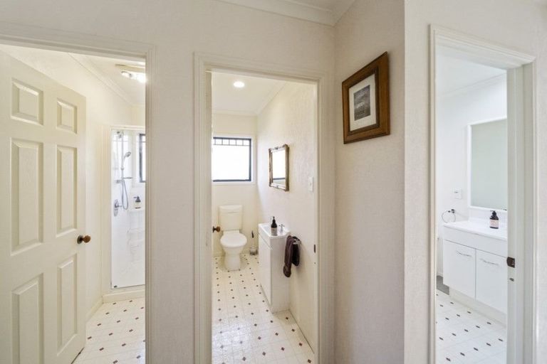 Photo of property in 6a Ashmore Drive, Frankleigh Park, New Plymouth, 4310