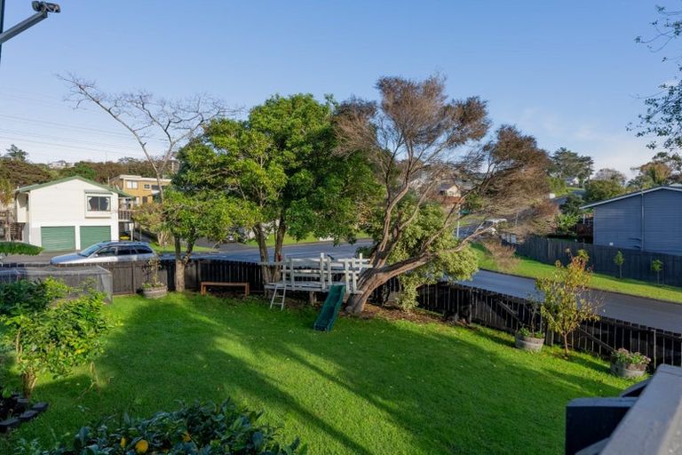 Photo of property in 1/26 Waiora Road, Stanmore Bay, Whangaparaoa, 0932