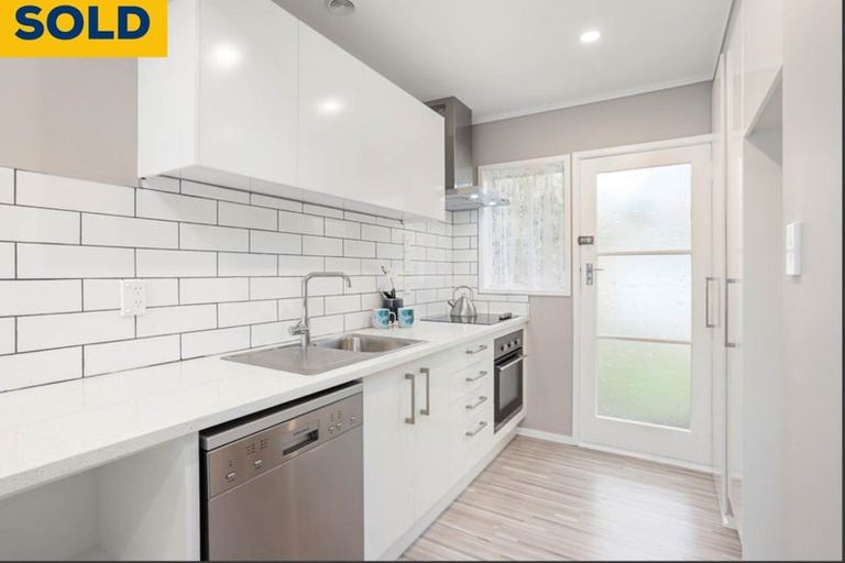 Photo of property in 12/79 Glendale Road, Glen Eden, Auckland, 0602