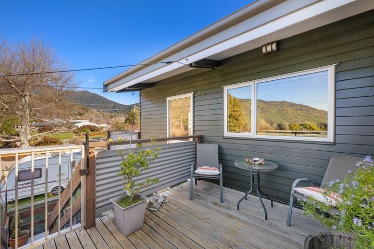 Photo of property in 14 Beach Road, Waikawa, Picton, 7220