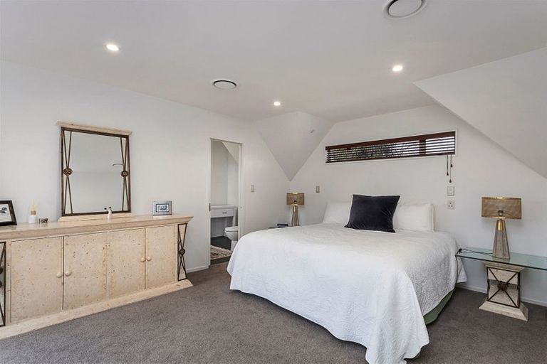 Photo of property in 1 Daresbury Lane, Fendalton, Christchurch, 8014