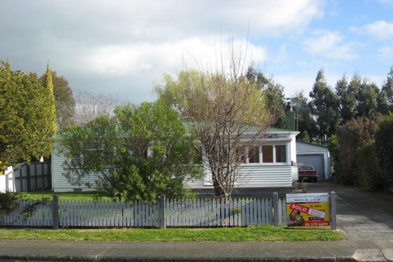 Photo of property in 77 Victoria Street, Carterton, 5713