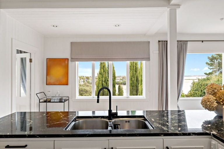 Photo of property in 65 Marine Parade, Herne Bay, Auckland, 1011