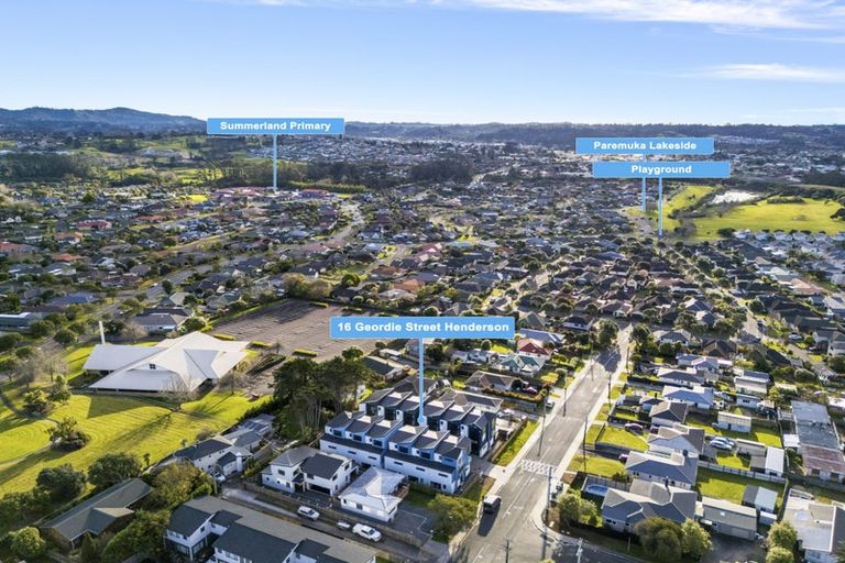 Photo of property in 14f Geordie Street, Henderson, Auckland, 0612