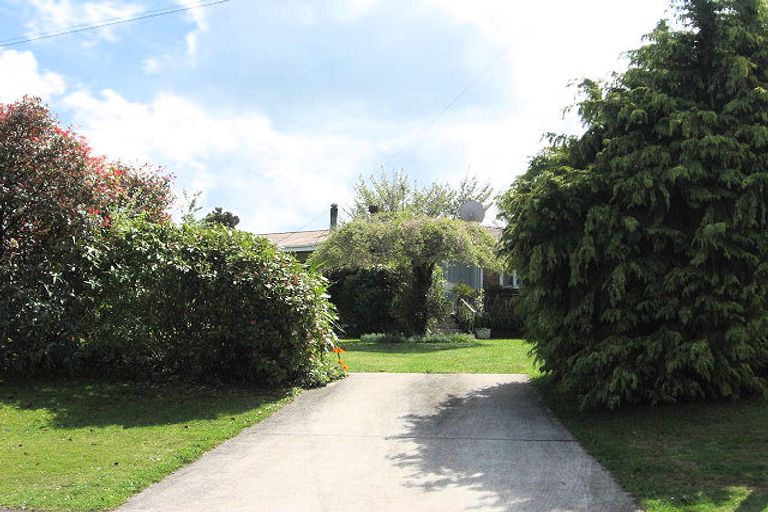 Photo of property in 18 Grand Vue Road, Kawaha Point, Rotorua, 3010