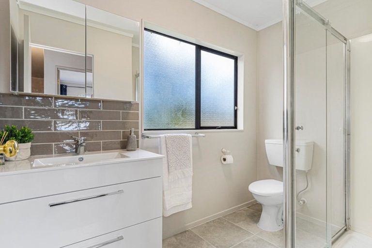 Photo of property in 5b James Cook Drive, Welcome Bay, Tauranga, 3112