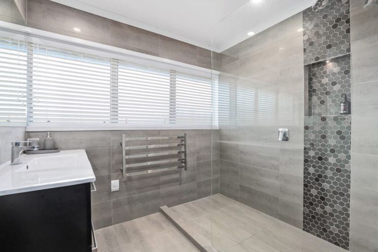 Photo of property in 35 Marnane Terrace, St Andrews, Hamilton, 3200