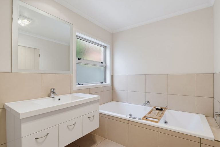 Photo of property in 9 Majestic Way, Kelvin Grove, Palmerston North, 4414