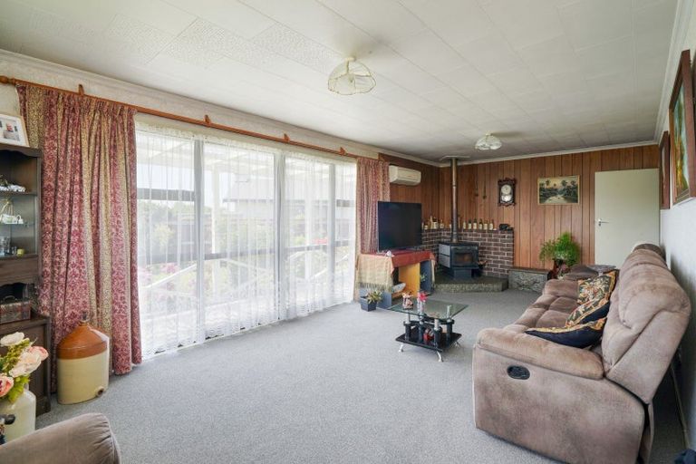 Photo of property in 42 Aloway Street, Wallacetown, 9816