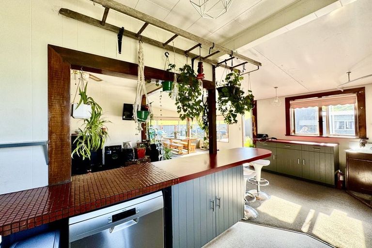 Photo of property in 105 Beach Road, Awamoa, Oamaru, 9495