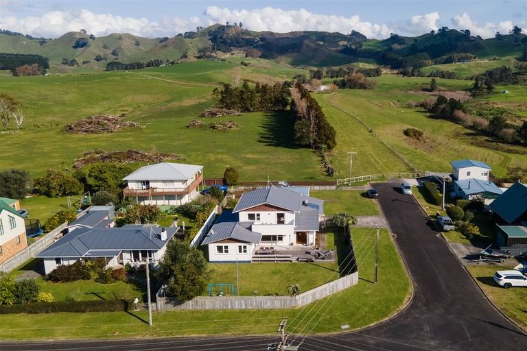 Photo of property in 30 The Crescent, Waihi Beach, 3611