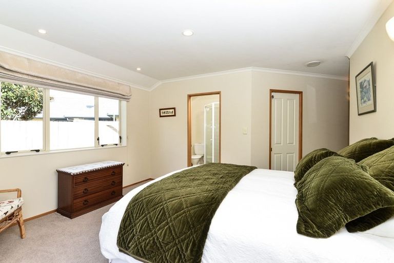 Photo of property in 12 Fencourt Place, Rototuna North, Hamilton, 3210