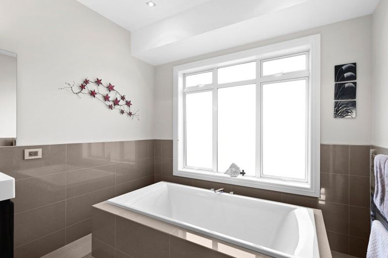 Photo of property in 74 Tai Patena Place, Tauwhare, Hamilton, 3287