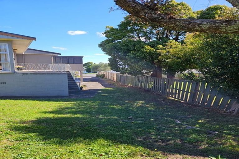 Photo of property in 3/68 Takutai Avenue, Half Moon Bay, Auckland, 2012