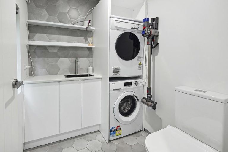 Photo of property in 47 Mount Pleasant Road, Aro Valley, Wellington, 6012