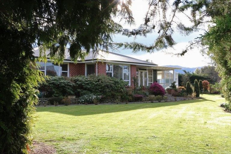 Photo of property in 76 Rhodes Street, Waimate, 7924
