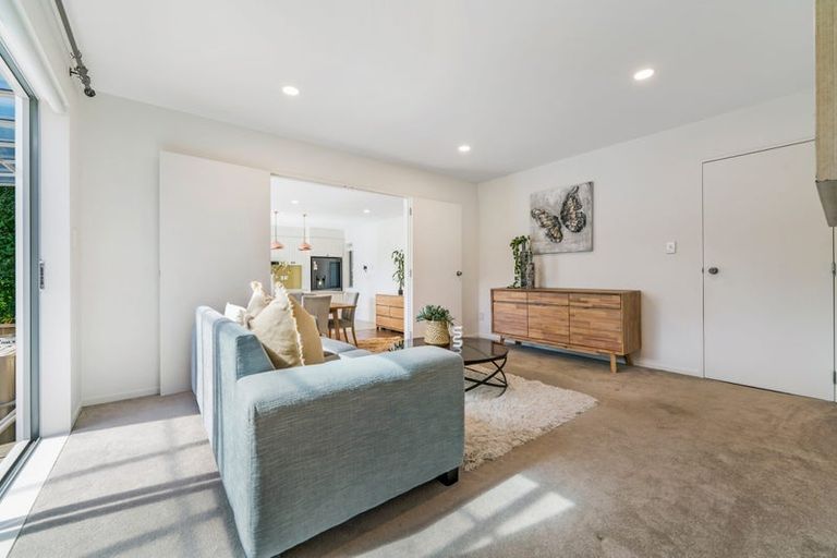 Photo of property in 11 Andara Close, Pinehill, Auckland, 0632