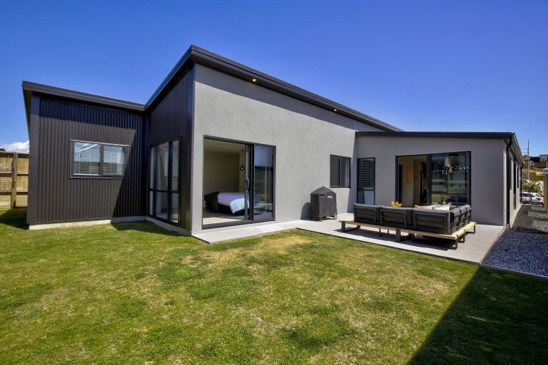 Photo of property in 79 Drysdale Road, Jacks Point, 9371