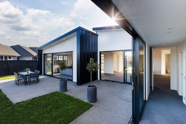 Photo of property in 27 Helen June Avenue, Flagstaff, Hamilton, 3210