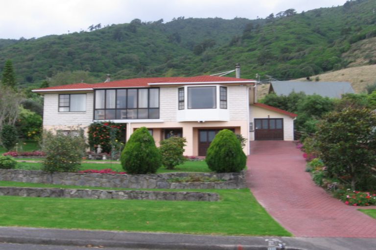 Photo of property in 131 Winara Avenue, Waikanae, 5036