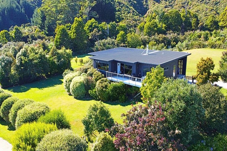 Photo of property in 53 Nyhane Drive, Ligar Bay, Takaka, 7183