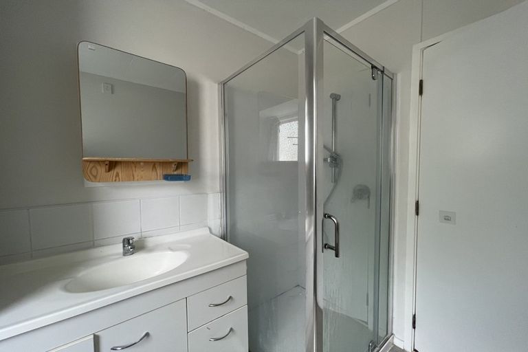 Photo of property in 14 Erica Road, Sunnynook, Auckland, 0620