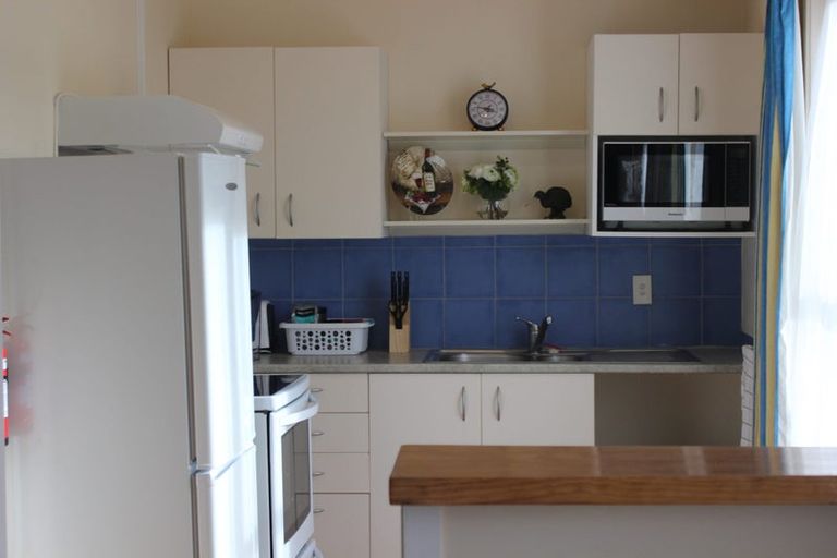 Photo of property in 1/179 Carlisle Road, Northcross, Auckland, 0632