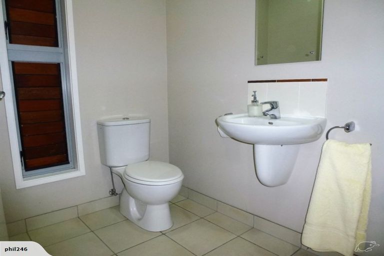 Photo of property in 9q Clearwater Cove, West Harbour, Auckland, 0618