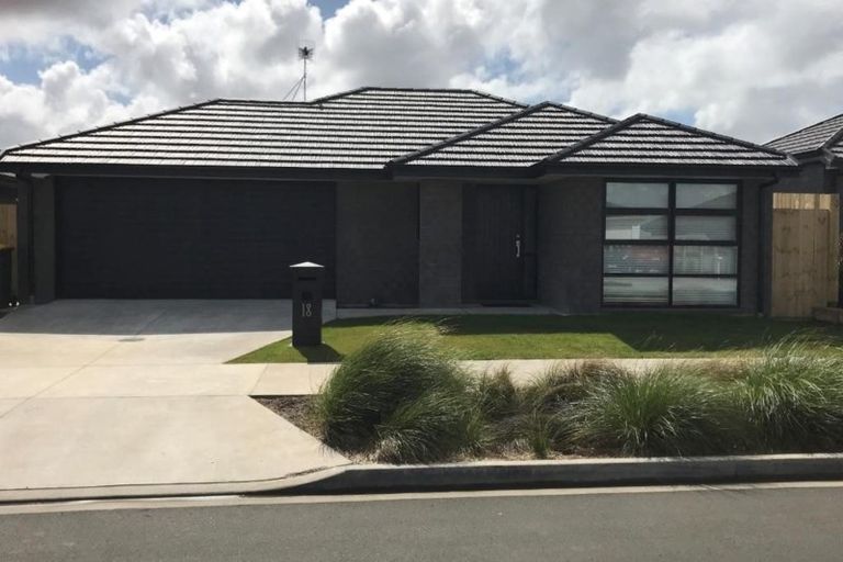 Photo of property in 18 Tawhiti Road, Pukekohe, 2120