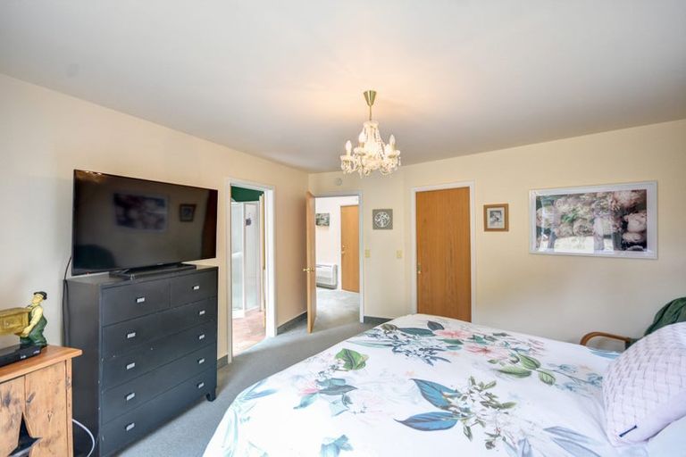 Photo of property in 21 Helensbrook Road, Milton, 9220