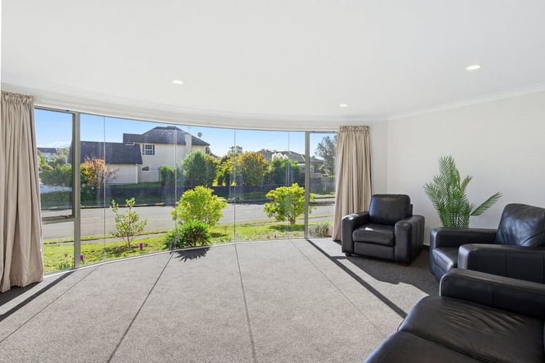 Photo of property in 51 Milne Drive, Paraparaumu, 5032