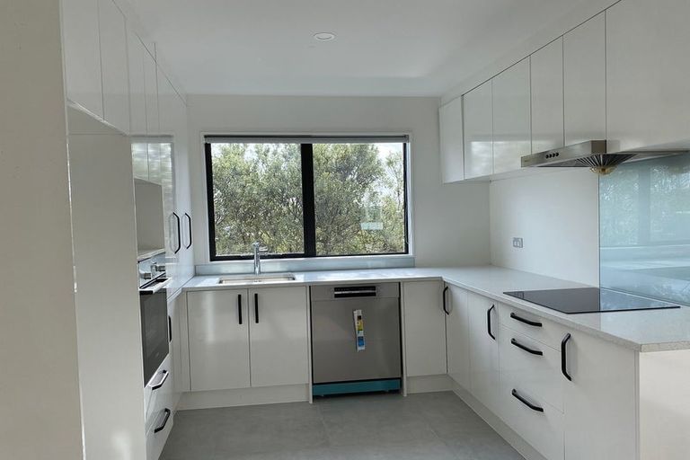 Photo of property in 12 Panga Place, Henderson, Auckland, 0612