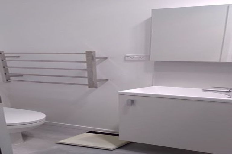 Photo of property in 662 Beach Road, Browns Bay, Auckland, 0630