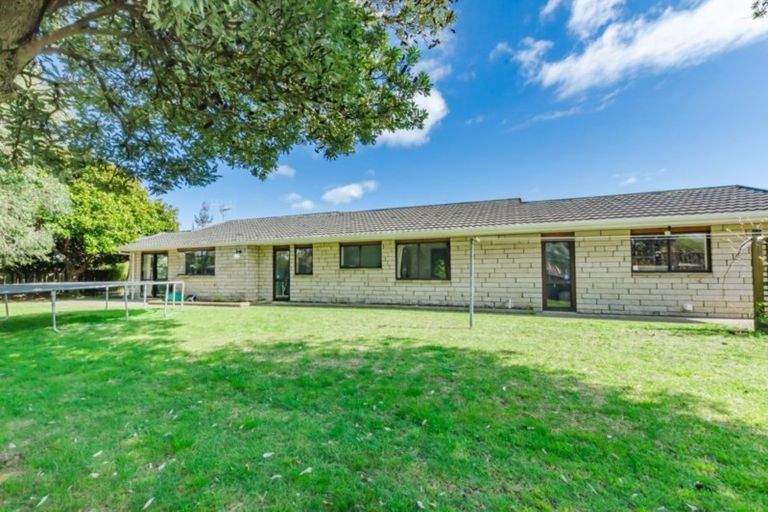 Photo of property in 79 Mazengarb Road, Paraparaumu Beach, Paraparaumu, 5032