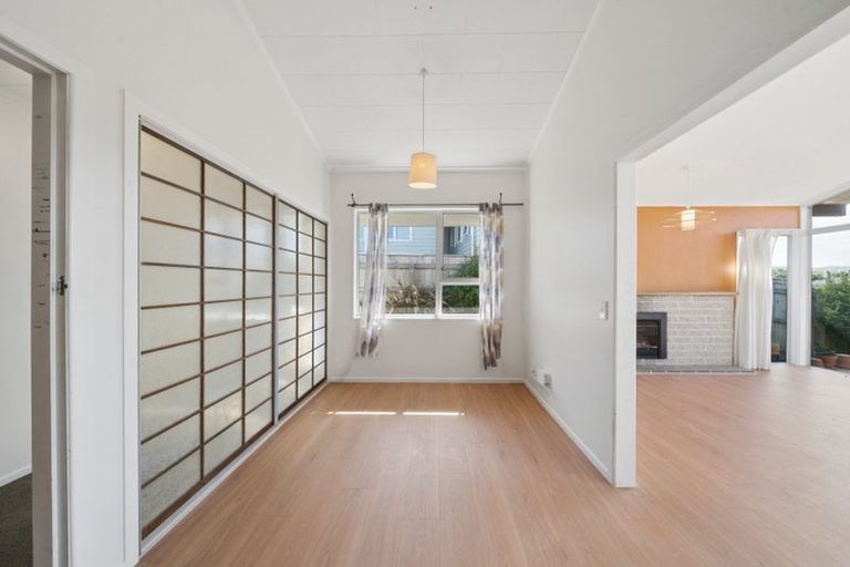 Photo of property in 120 Kahu Road, Paremata, Porirua, 5024