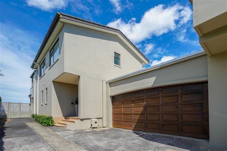 Photo of property in 61c Stanley Road, Stanley Point, Auckland, 0624