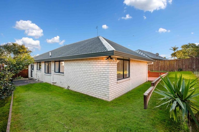 Photo of property in 2/19 Wai Iti Place, Clendon Park, Auckland, 2103