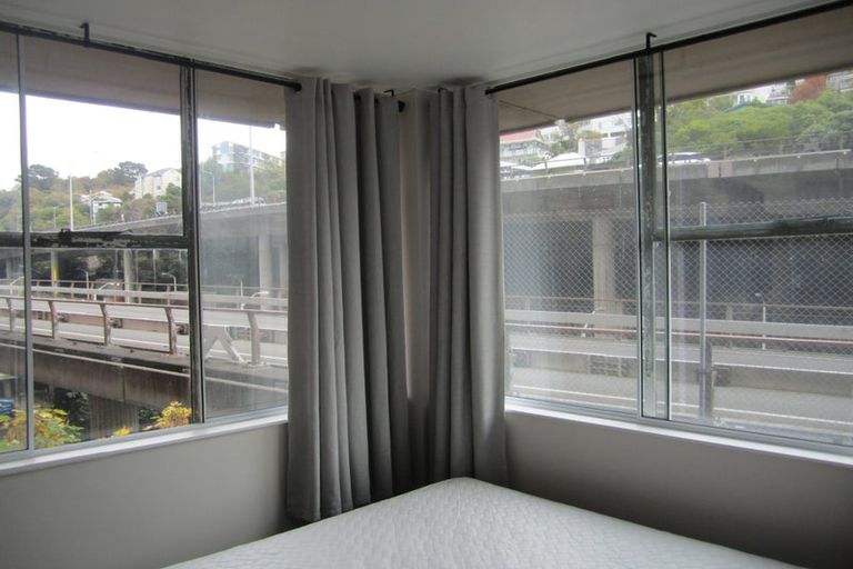 Photo of property in Terrace Tower Apartments, 1e/126 The Terrace, Wellington Central, Wellington, 6011