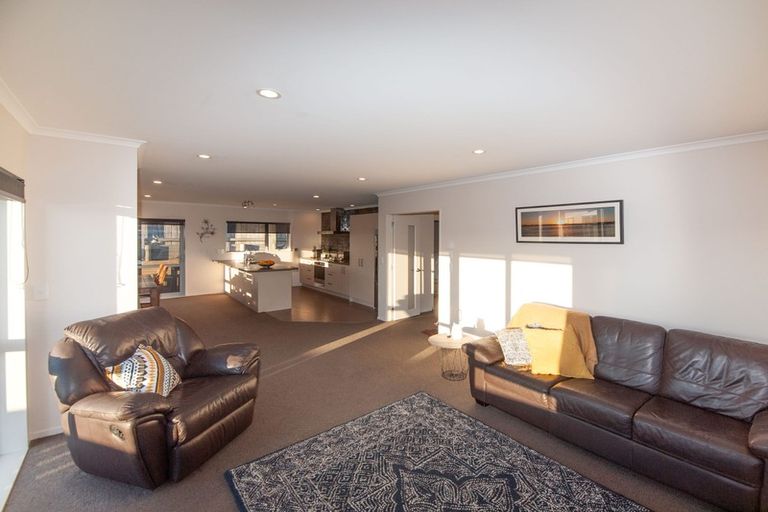 Photo of property in 187 Mark Avenue, Grenada Village, Wellington, 6037