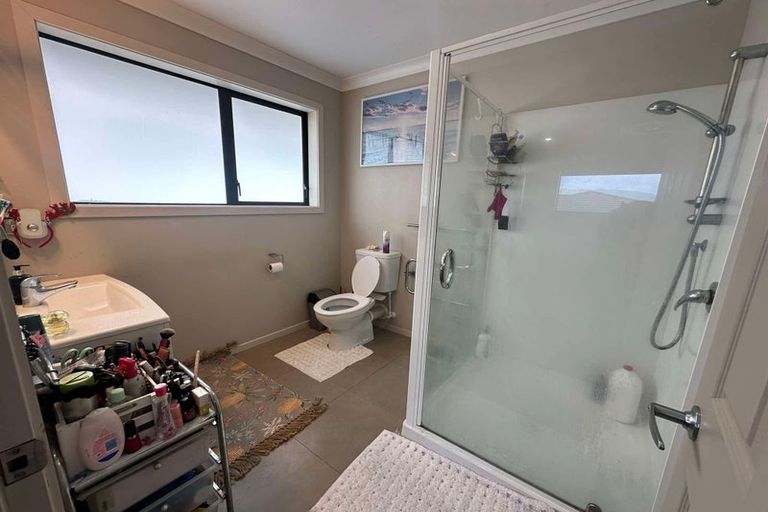 Photo of property in 89 Te Puia Drive, Aotea, Porirua, 5024