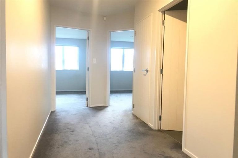 Photo of property in 21/45a Swanson Road, Henderson, Auckland, 0610