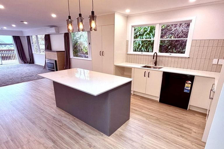 Photo of property in 9 Damian Grove, Waterloo, Lower Hutt, 5011