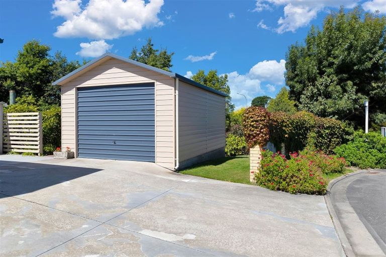 Photo of property in 2 Hillview Place, Amberley, 7410