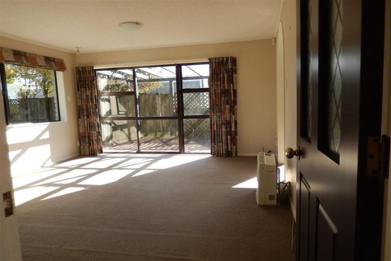 Photo of property in 6a Ropiha Street, Fitzroy, New Plymouth, 4312