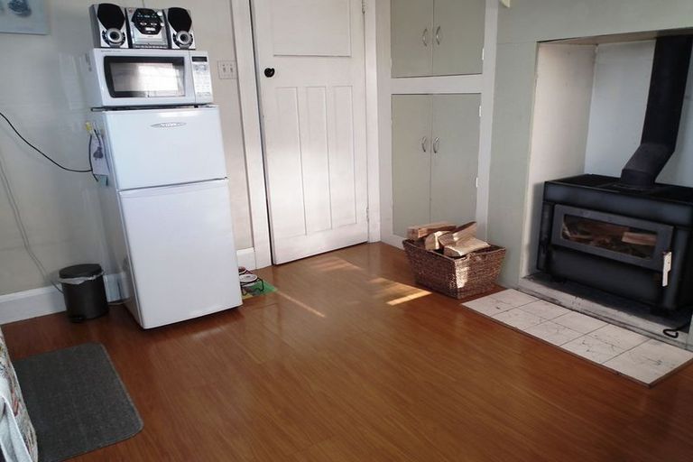 Photo of property in 9 Kelvin Street, South Hill, Oamaru, 9400