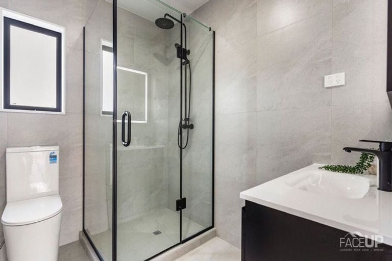 Photo of property in 43a Mirrabooka Avenue, Botany Downs, Auckland, 2010