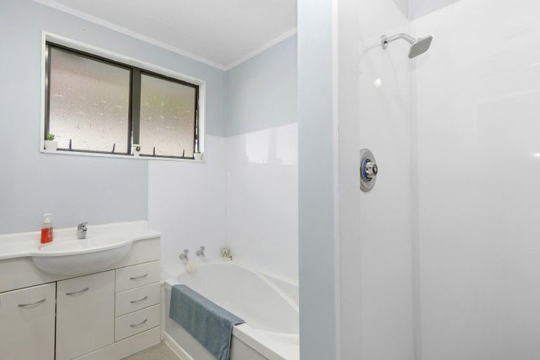 Photo of property in 2/12 Garnet Grove, Birchville, Upper Hutt, 5018